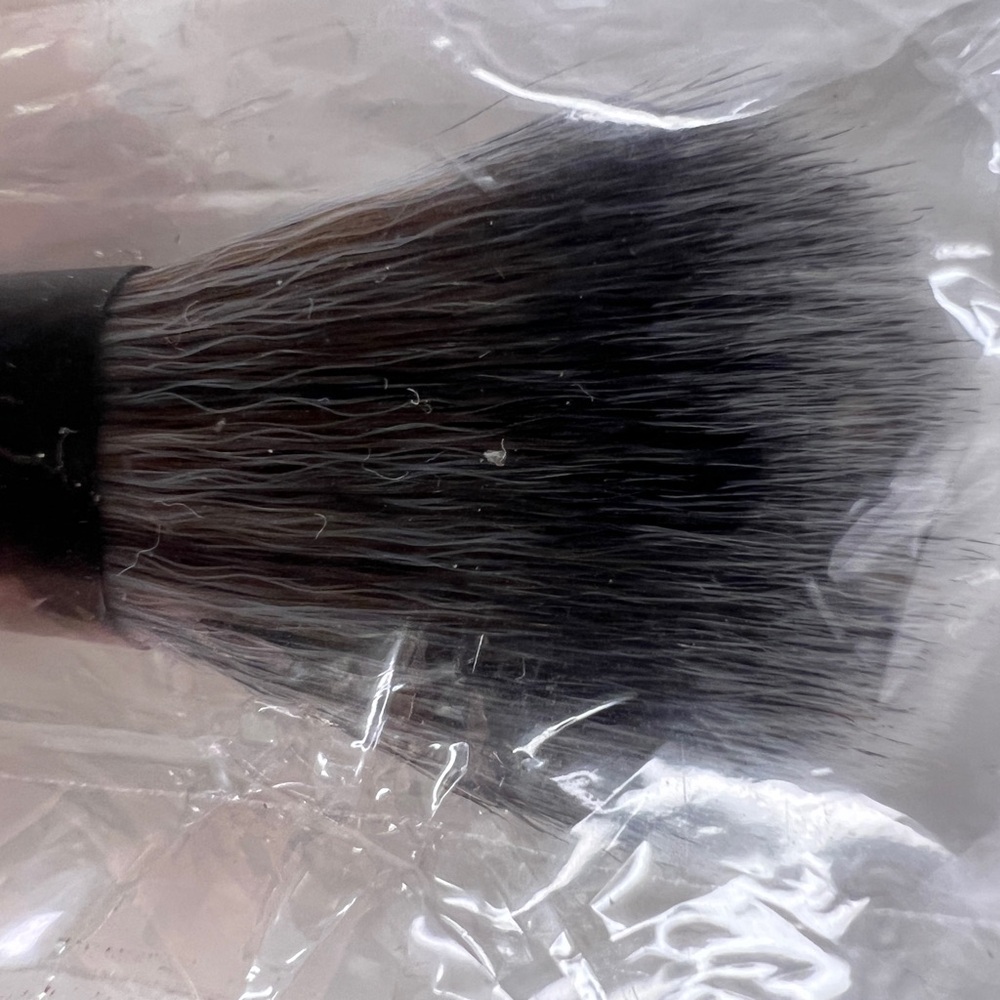 SEPHORA COLLECTION
PRO Highlight Brush #98 Brsnd New $34 MSRP - Picture 6 of 8